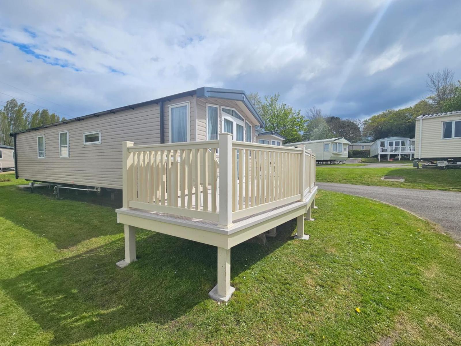 Rockley Park Private Holiday Homes Poole Exteriör bild