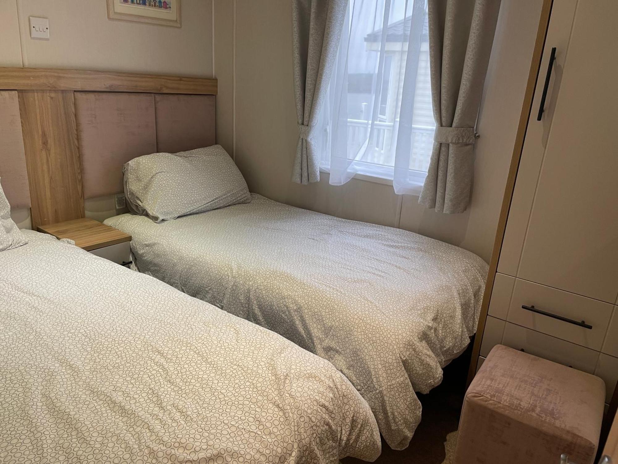 Rockley Park Private Holiday Homes Poole Exteriör bild