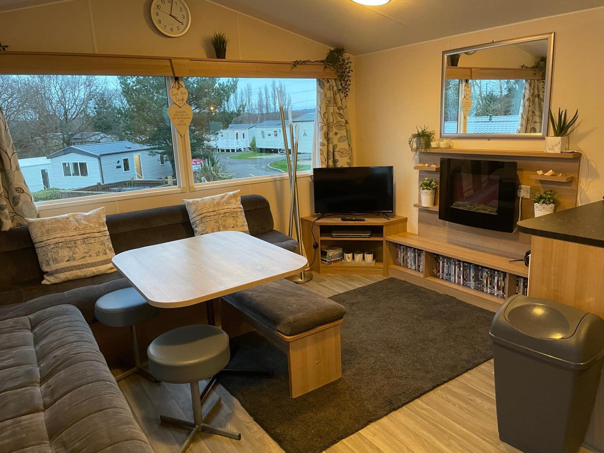 Rockley Park Private Holiday Homes Poole Exteriör bild